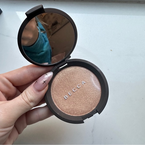 BRAND NEW BECCA TOPAZ HIGHLIGHTER MAKEUP - Picture 2 of 5